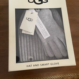 UGG Light Gray Knit Hat and Glove Set